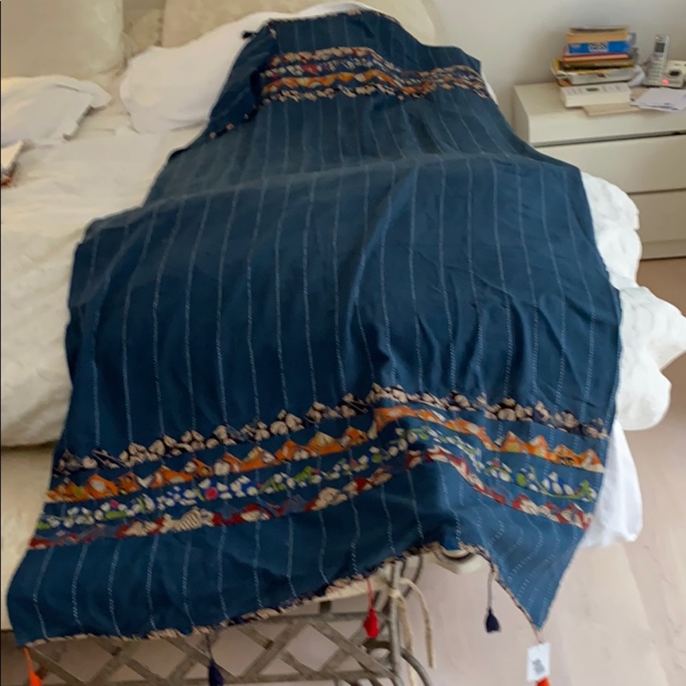 Hand stitched indigo patchwork throw - Picture 4 of 4
